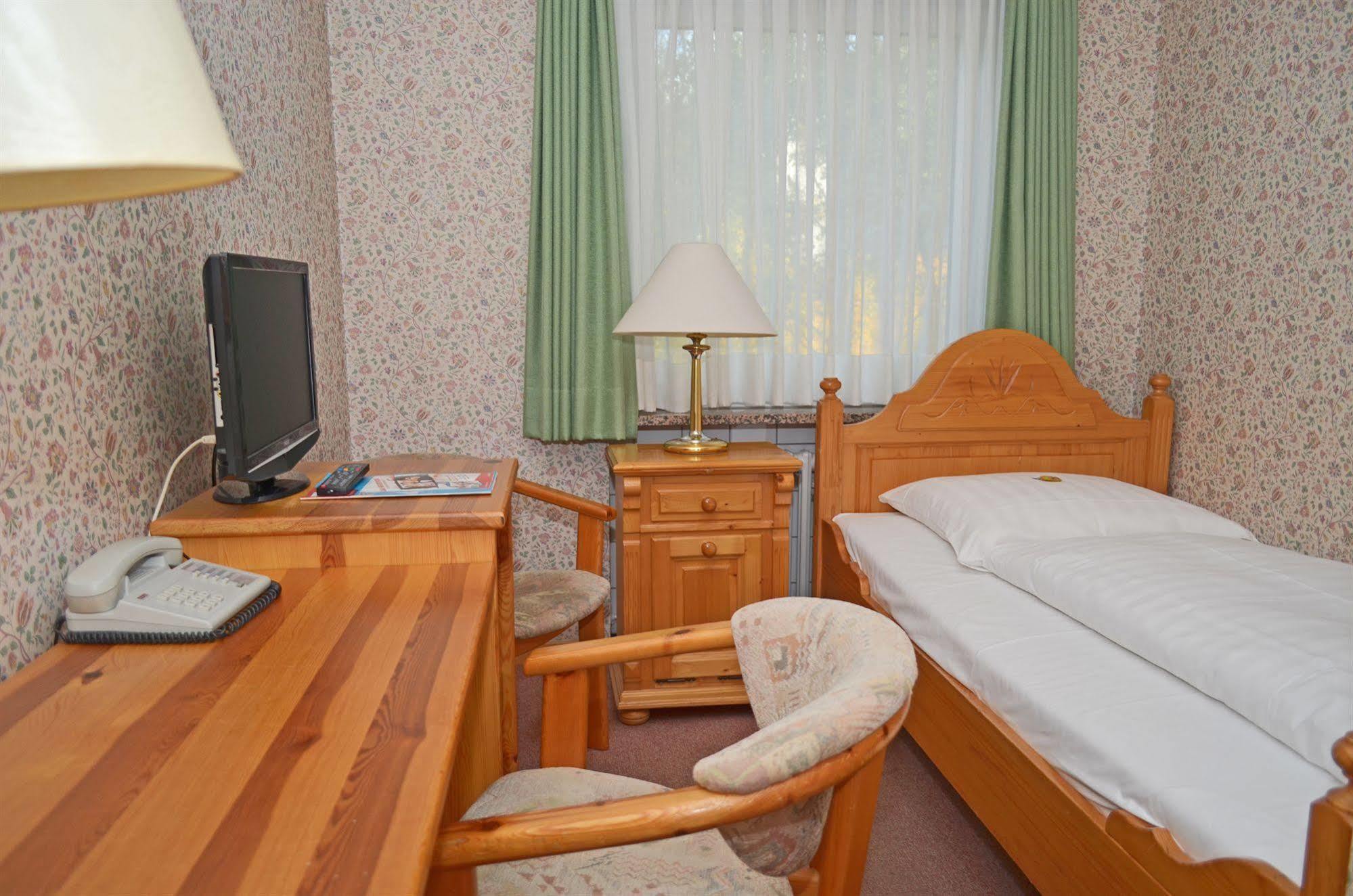 Motel Гамбург Экстерьер фото